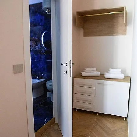 Dreams & Colors ベッド・アンド・ブレックファスト 3*